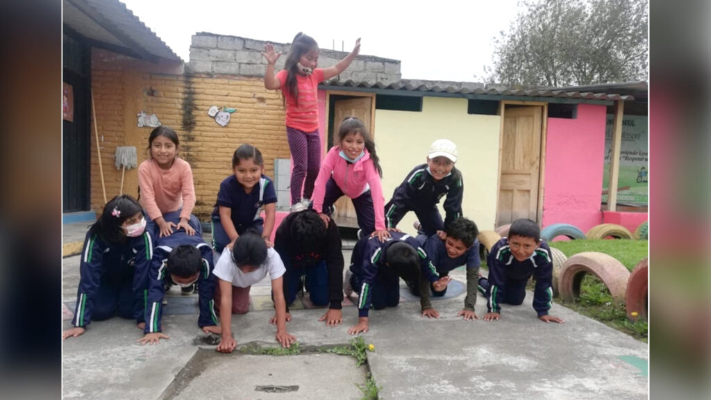 Dank unserer Unterstützung können auch die Kinder der Pestalozzi-Schule in Otavalo seit Februar wieder jeden Tag zum Unterricht kommen.